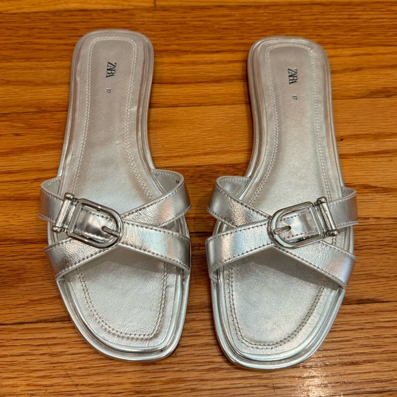 ZARA Silver Sandals Buckle Criss Cross Slides Size 37 Cushion Sole Flats - Picture 2 of 6